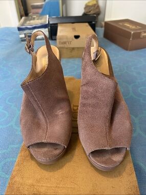 Stuart Weitzman Brown Suede Peep-Toe Slingback Wedge Sandals